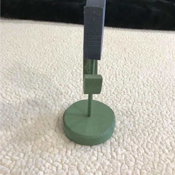 Wood Flower / Blue & Green Floral Tabletop Decor
Measures: 8” H x 3.5” W x 3.25” - Picture 4 of 9